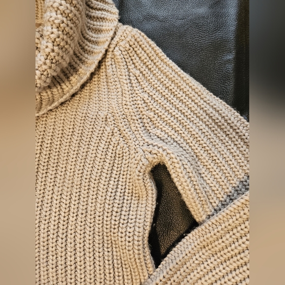 Banana Republic Gray Turtle Neck Chunky Sweater Sz Small - Picture 4 of 6